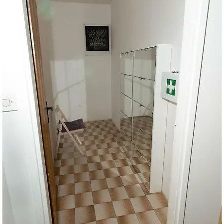 Large Between Split And Trogir Appartement