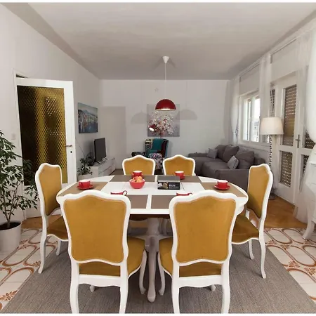 Appartement Large Between Split And Trogir Kaštela