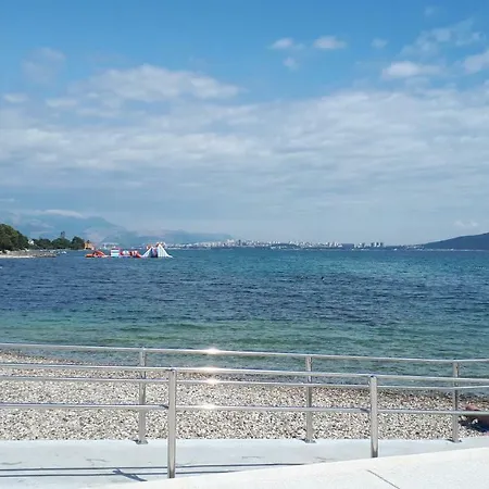 Large Between Split And Trogir 아파트 *